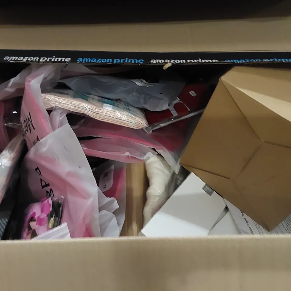 PALLET TO CONTAIN ASSORTED HOUSEHOLD ITEMS AND CONSUMER PRODUCTS. INCLUDING PHONE HOLDERS, PHONE CASES, PET FUR REMOVERS, KITCHEN UTENSIL SET ETC