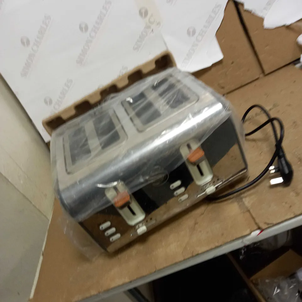 SWAN NORDIC 4-SLICE TOASTER - GREY