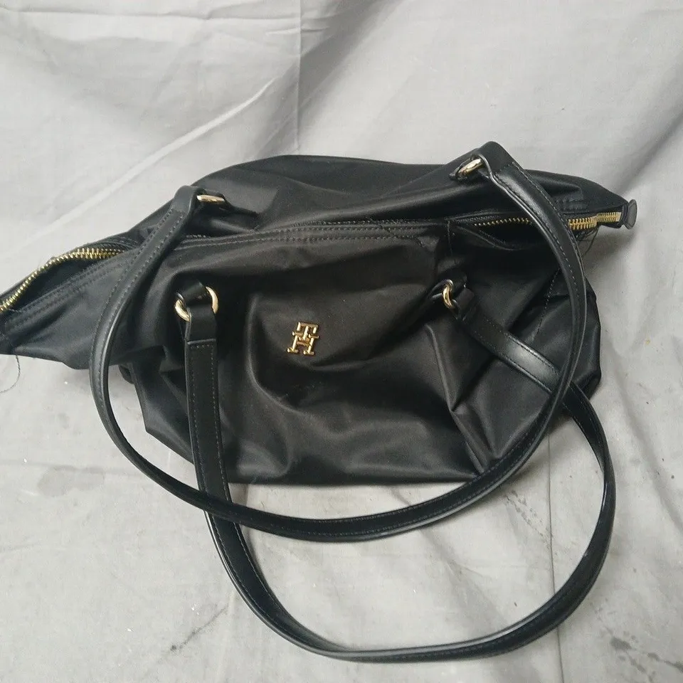 BLACK LEATHER HANDBAG WITH GOLD-TONE HARDWARE