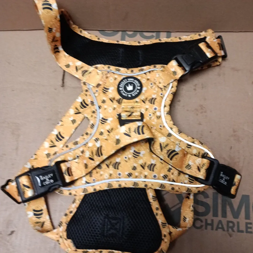 BAILEY AND COCO DOG HARNESS – YELLOW BEE-PRINT, ADJUSTABLE STRAPS