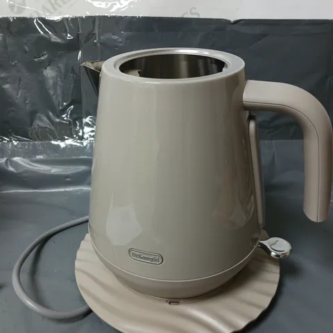 DELONGHI ECLETTICA KETTLE - BEIGE