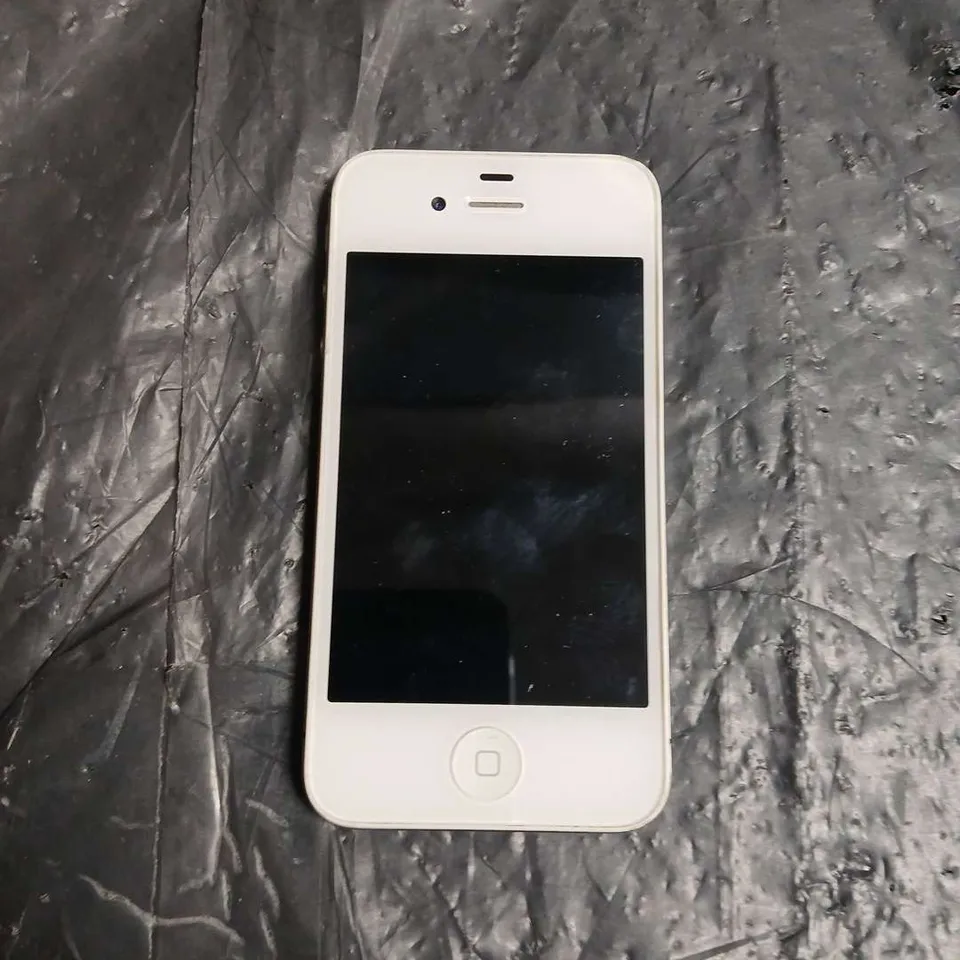 APPLE IPHONE 4S WHITE SMARTPHONE – CRACKED BACK
