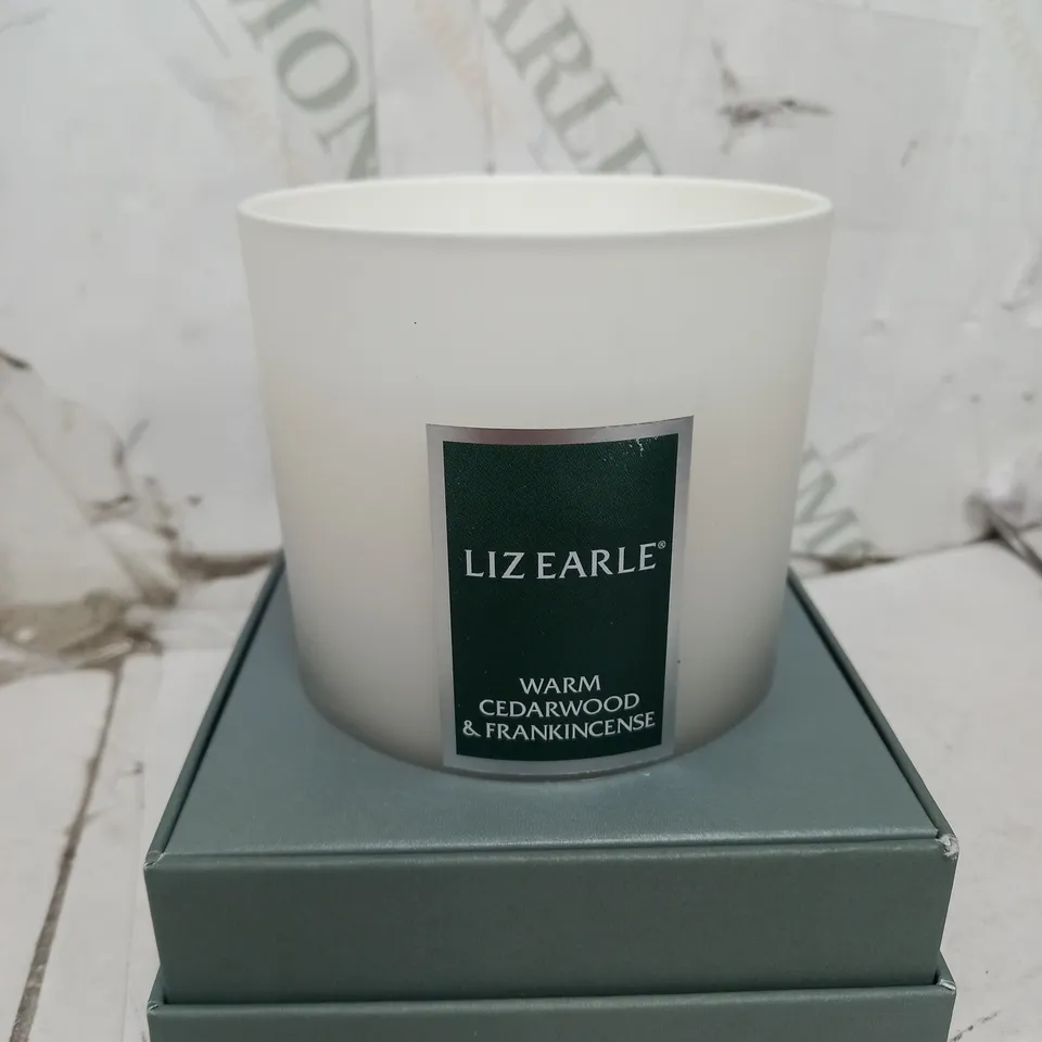 LIZ EARLE WARM CEDARWOOD AND FRANKINCENSE CANDLE