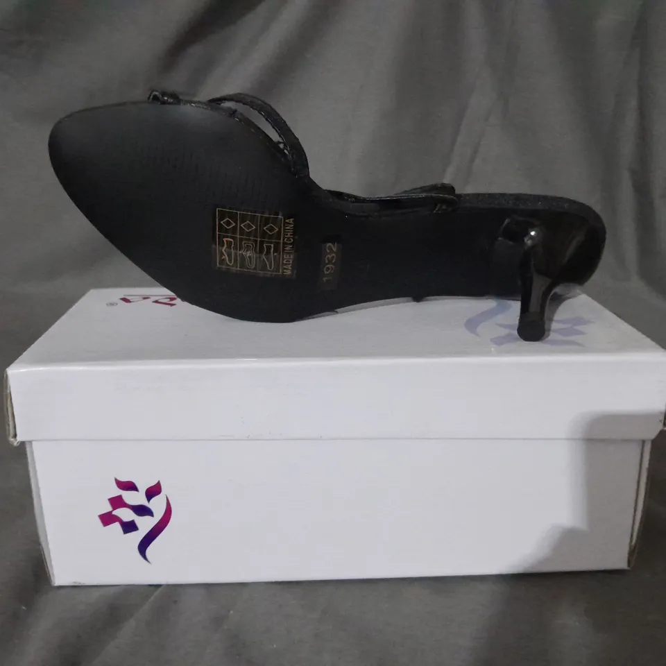 APPROXIMATELY 10 BOXED PARIS OF BLACK GEMMED LOW PROFILE HIGH HEELS VARIOUS SIZES TO INCLUDE SIZE 6