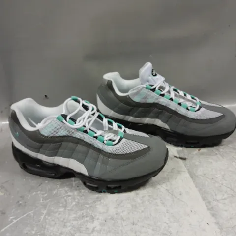 UNBOXED PAIR OF NIKE AIRMAX 95 GREY/WHITE/BLUE UK 8.5