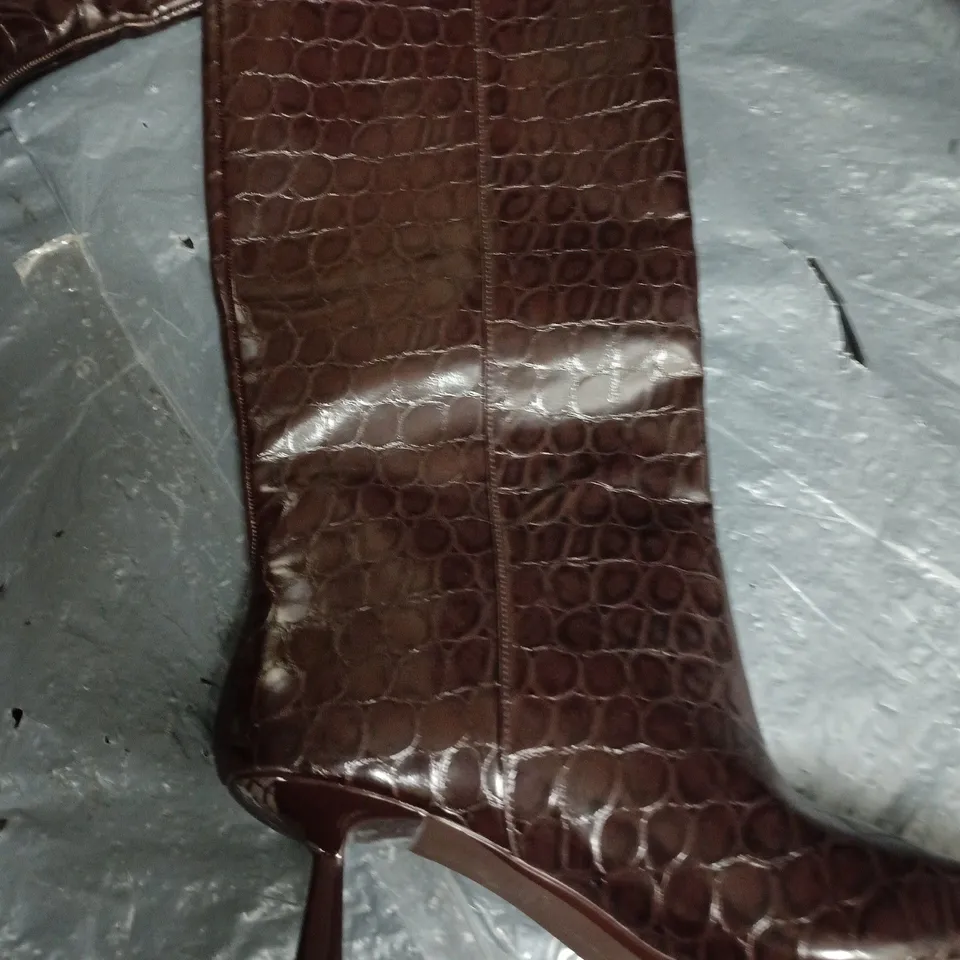 UNBOXED BERSHKA BROWN NAKE SKIN EFFECT BOOTS - UK 8