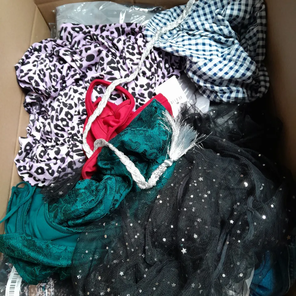 BOX OF APPROXIMATELY 25 ASSORTED CLOTHING ITEMS TO INCLUDE - JUMPER , DRESS , TROUSERS , ETC