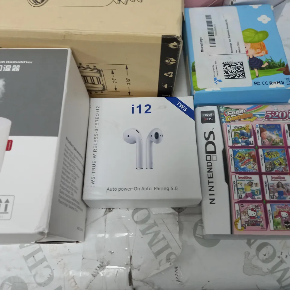 LOT OF 11 ASSORTED ITEMS TO INCLUDE UNDETECTABLE MOUSE MOVER, 520IN1 3DS GAME AND EAR WAX REMOVAL KIT