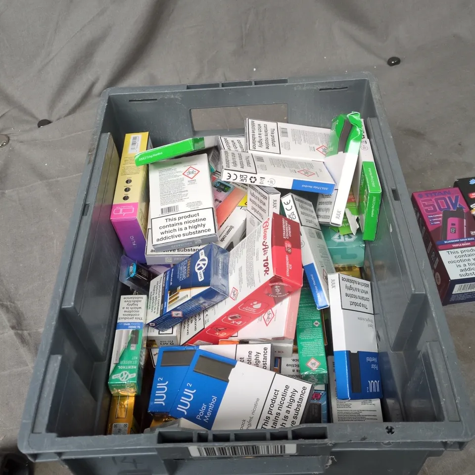 TOTE OF APPROXIMATELY 25 ASSORTED ELECTRONIC CIGARETTE ITEMS TO INCLUDE:  TITAN 50K DEVICE 
