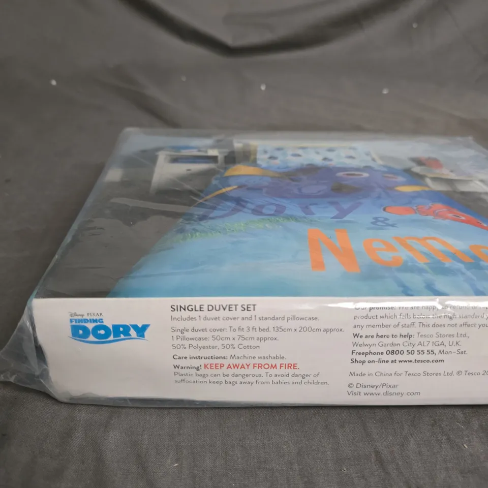 DISNEY PIXAR FINDING DORY SINGLE DUVET SET – DORY & NEMO, BLUE, SEALED.