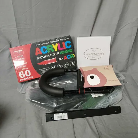 APPROXIMATELY 12 ASSORTED HOUSEHOLD ITEMS TO INCLUDE BRUSH MARKERS, PHOTO FRAMES, ALCOVE BLACK BRACKET, ETC