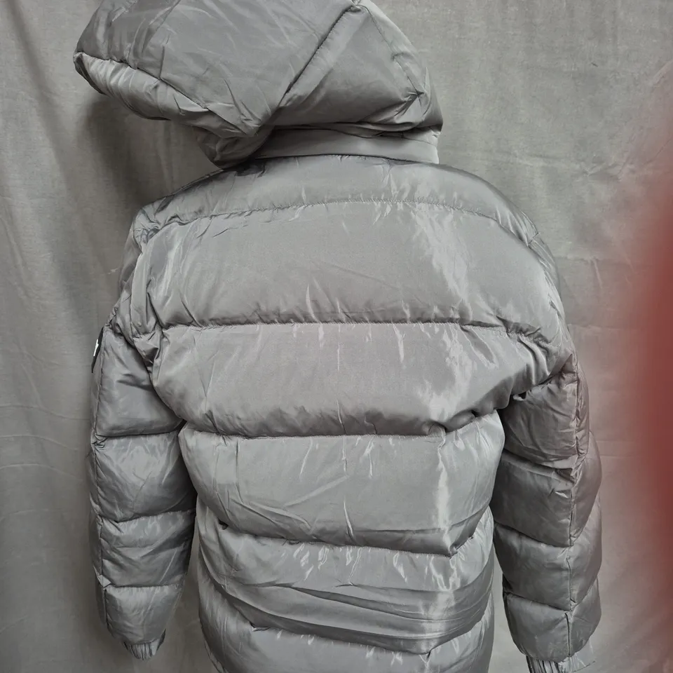 NVLTY PUFFER COAT IN GREY - SMALL