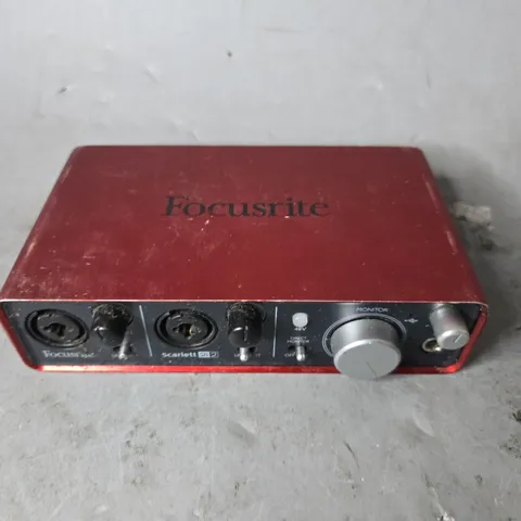 FOCUSRITE SCARLETT 2I2 USB AUDIO INTERFACE