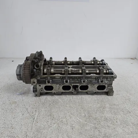CAR ENGINE CYLINDER HEAD 