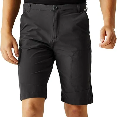 REGATTA MENS HIGHTON LONG WALKING SHORTS, BLACK SIZE 40"