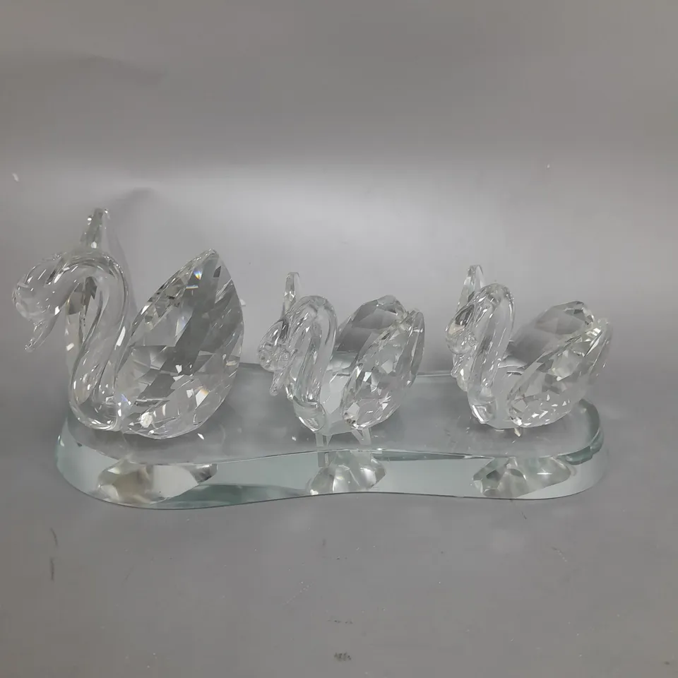 JM BY JULIEN MACDONALD SWAN FAMILY IN GIFT BOX