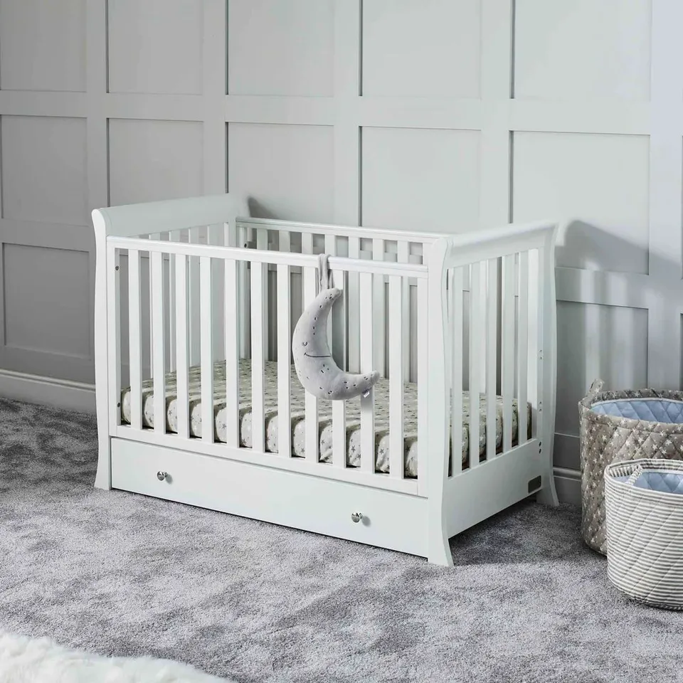 BOXED ICKLE BUBBA THE SNOWDON MINI COT BED - WHITE (2 BOXES)