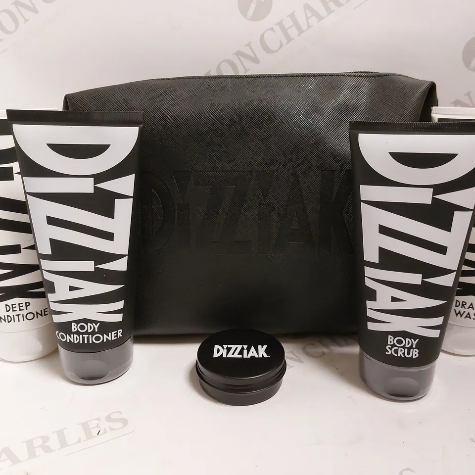 DIZZIAK SET INCLUDING BODY WASH, CONDITIONER AND BODY SCRUB