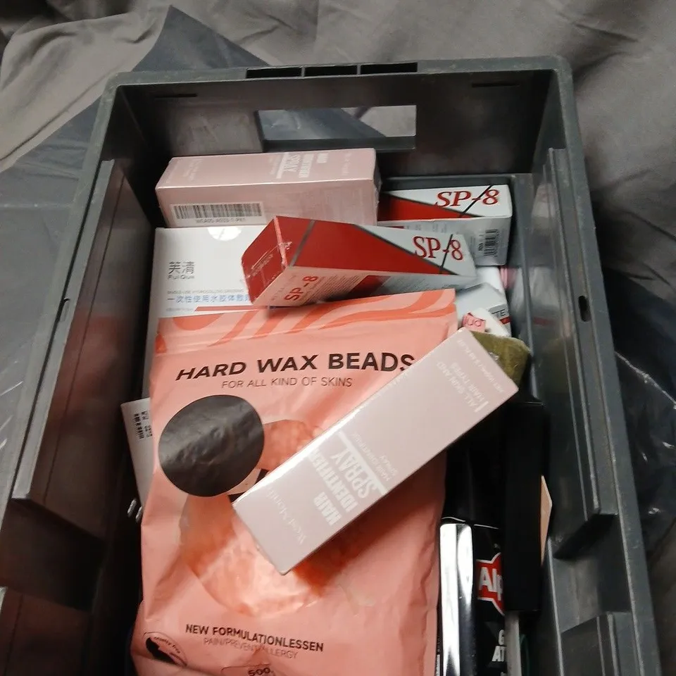 APPROXIMATELY 20 ASSORTED COSMETICS INCLUDING HARD WAX BEADS, HAIR IDENTIFIER SPRAY, TOOTHPASTE, ALPECIN GREY ATTACK SHAMPOO, EYELASH SERUM ETC