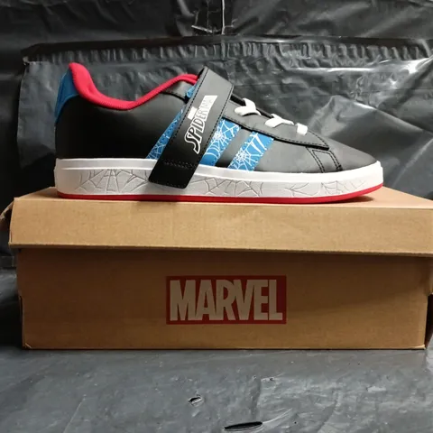 BOXED PAIR OF ADIDAS GRAND COURT SPIDER-MAN TRAINERS IN BLACK/MULTI SIZE UK 5.5