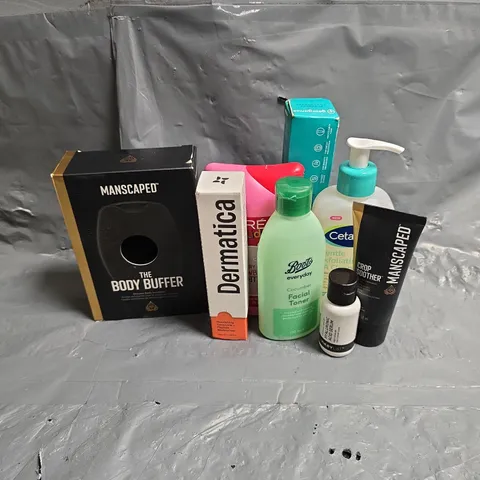APPROXIMATEY 20 ASSORTED HEALTH AND BEAUTY PRODUCTS TO INCLUDE - DERMATICA CERAMIDE + PEPTIDE MOISTURISER - CETAPHIL EXFOLIATING CLEANSER - MANSCAPED THE BODY BUFFER - ETC
