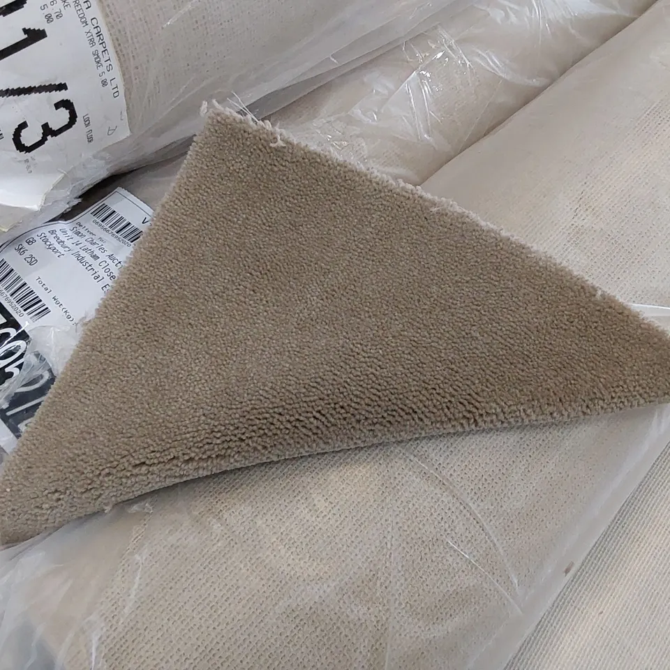 ROLL OF QUALITY EC HEARTLAND ULTRA FLAKEY CARPET // SIZE: APPROX 5 X 3.75m