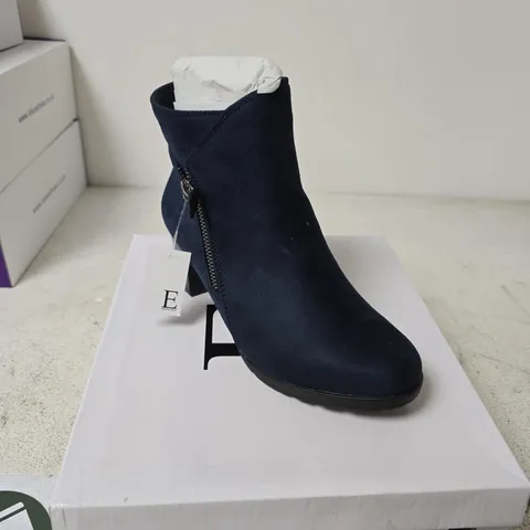 SHOES BY EMMA AMY NAVY MF BOOTS, UK SIZE 4