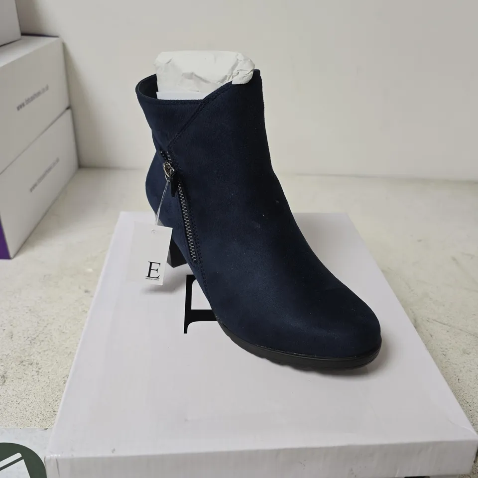 SHOES BY EMMA AMY NAVY MF BOOTS, UK SIZE 4