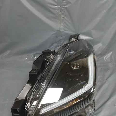 SUSUKI SWIFT HEADLAMP (MODEL UNSPECIFIED) - COLLECTION ONLY
