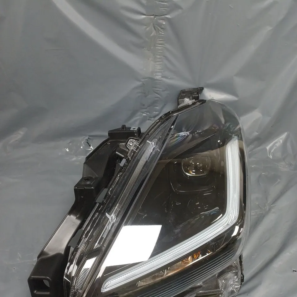 SUSUKI SWIFT HEADLAMP (MODEL UNSPECIFIED) - COLLECTION ONLY