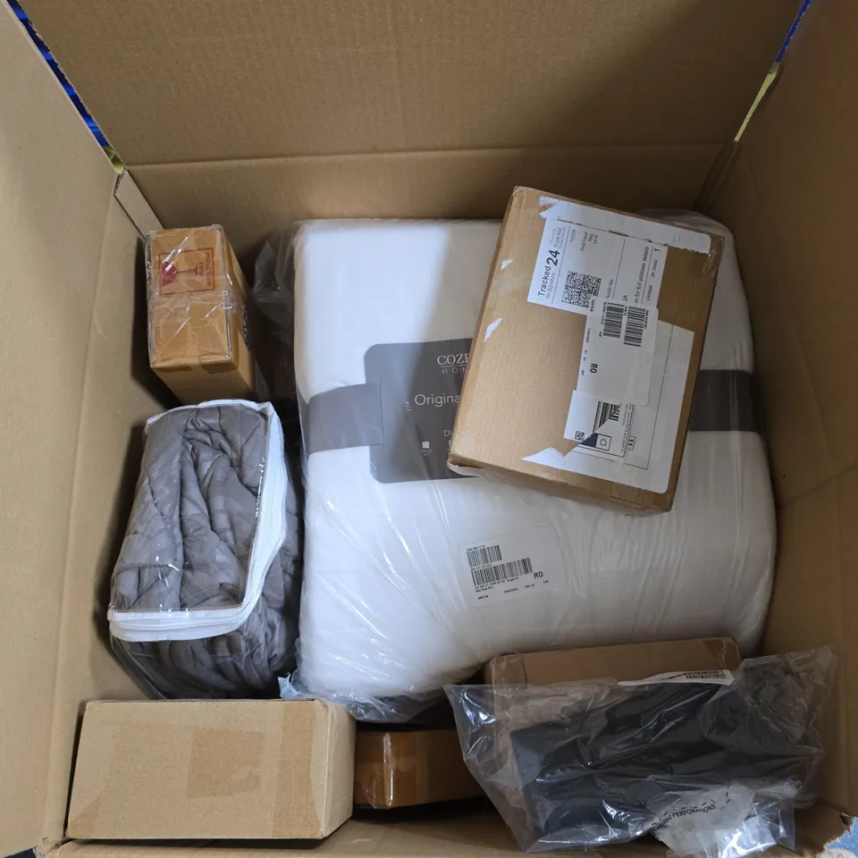 BOX OF APPROXIMATELY 15 ASSORTED ITEMS TO INCLUDE - BEDDING , SUNGLASSES , ETC 