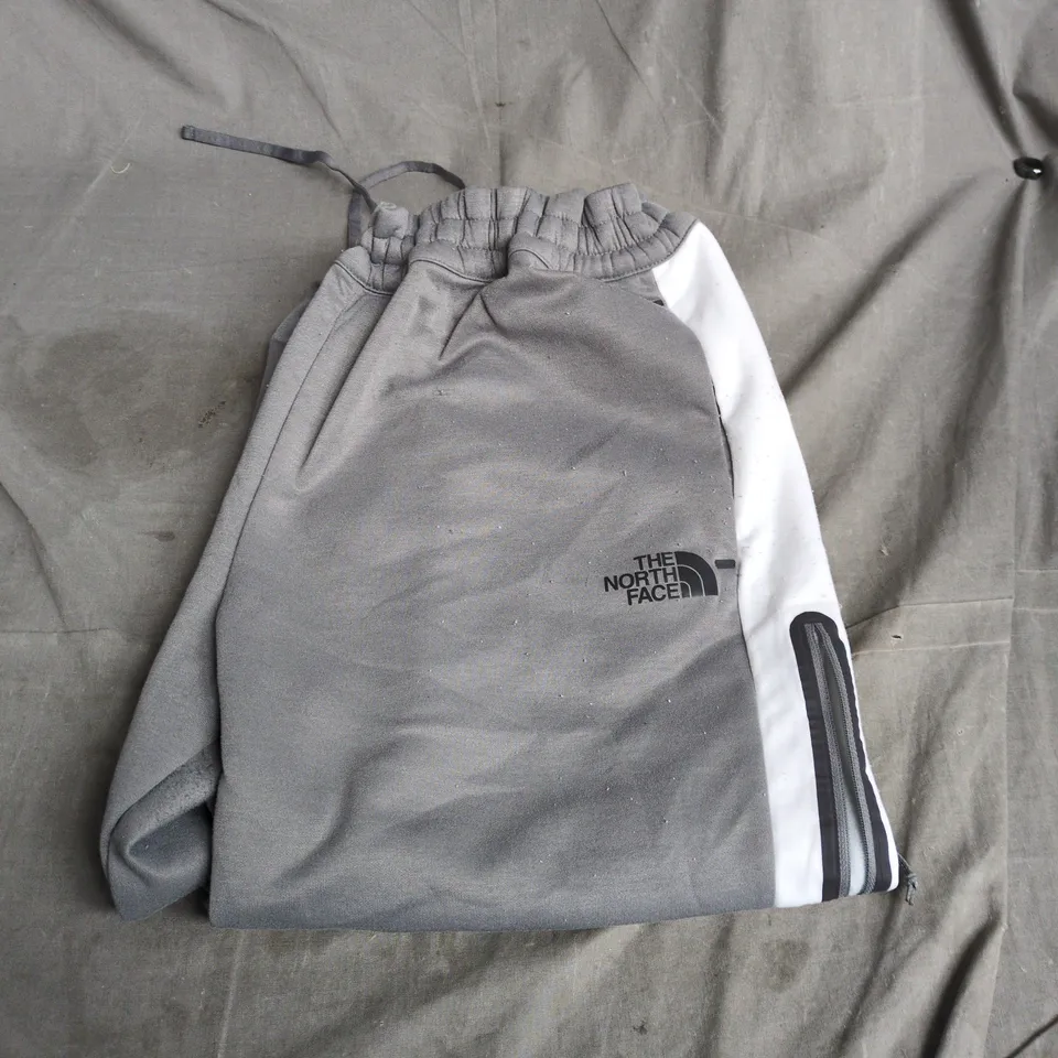 THE NORTH FACE MEN'S GREY JOGGERS – XL