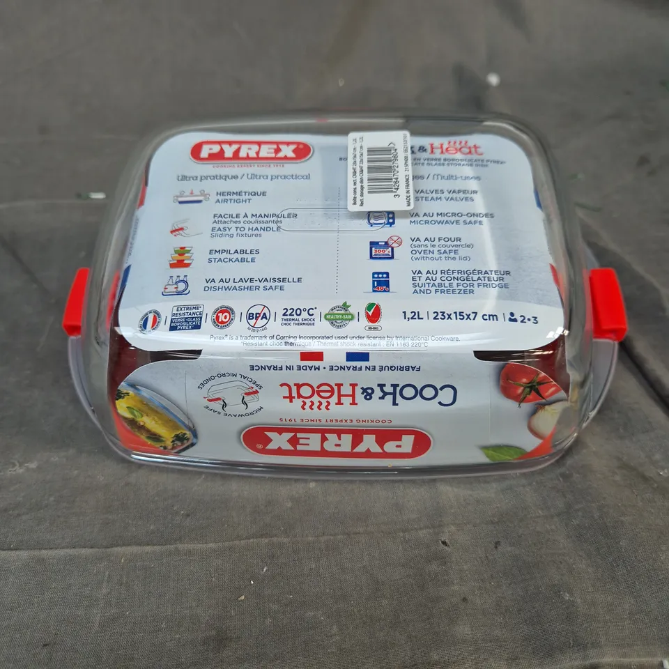 PYREX COOK & HEAT MICROWAVE SAFE DISH WITH LID – 1.2L, 23X15X7 CM
