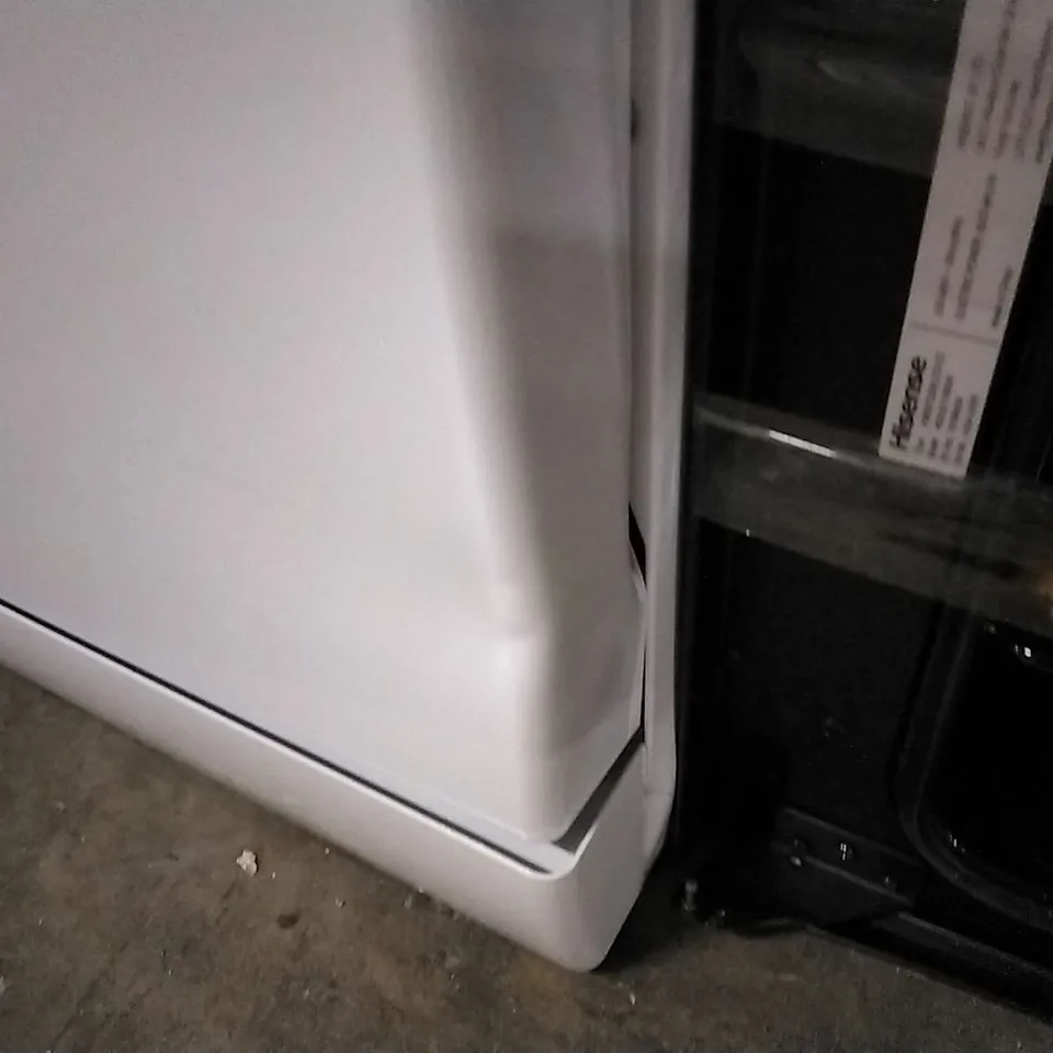 HISENSE FREESTANDING SLIMLINE DISHWASHER IN WHITE - HS523S15WUK