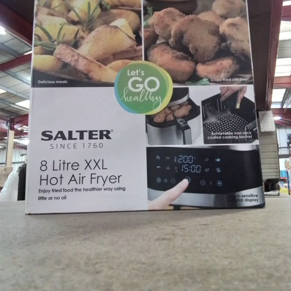 SALTER XXL 8 LITRE FAMILY AIR FRYER IN SILVER