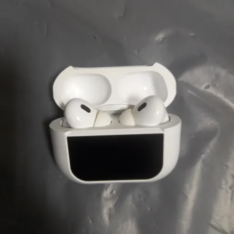 BLUETOOTH WIRELESS EARPHONES IN WHITE - MODEL UNSPECIFIED 