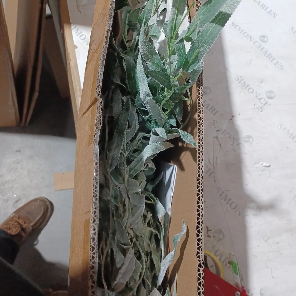 BOXED SNOW TREE WITH LIGHTS / COLLECTION ONLY 