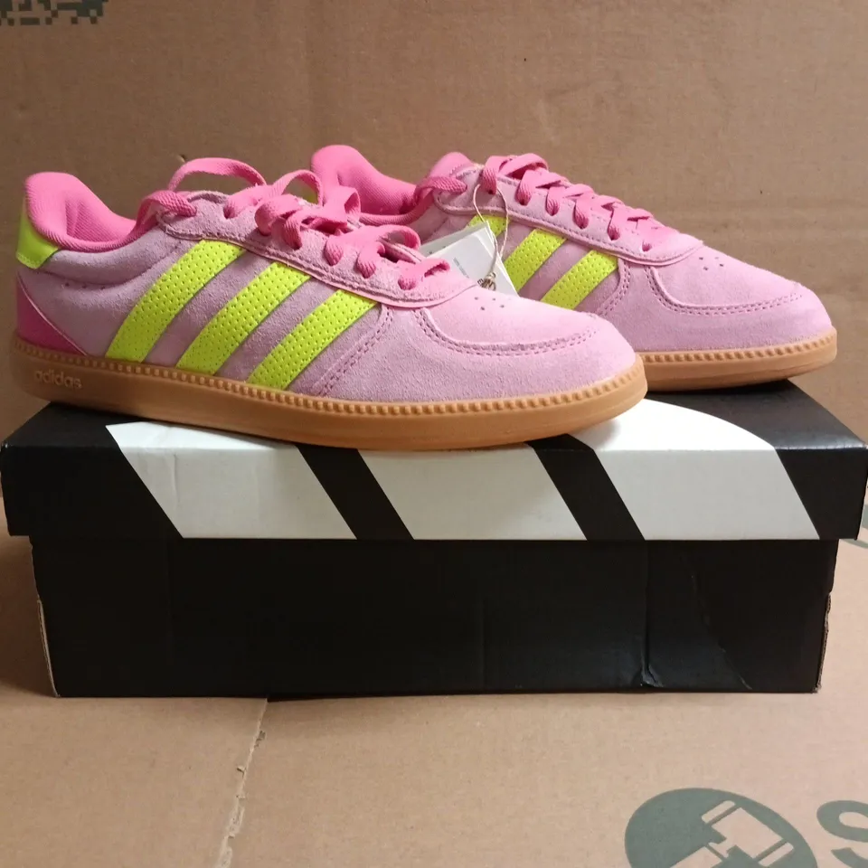 BOXED PAIR OF ADIDAS BREAKNET SLEEK TRAINERS IN PINK/LIME SIZE UK 6.5