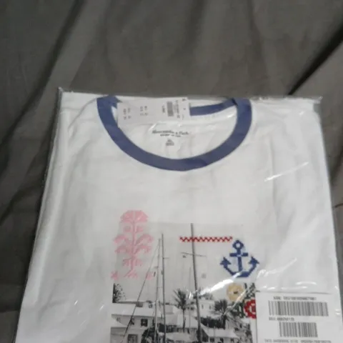 Abercrombie & Fitch Skimming Tee β XL β White with Navy neck, seaside graphic (Vietnam)