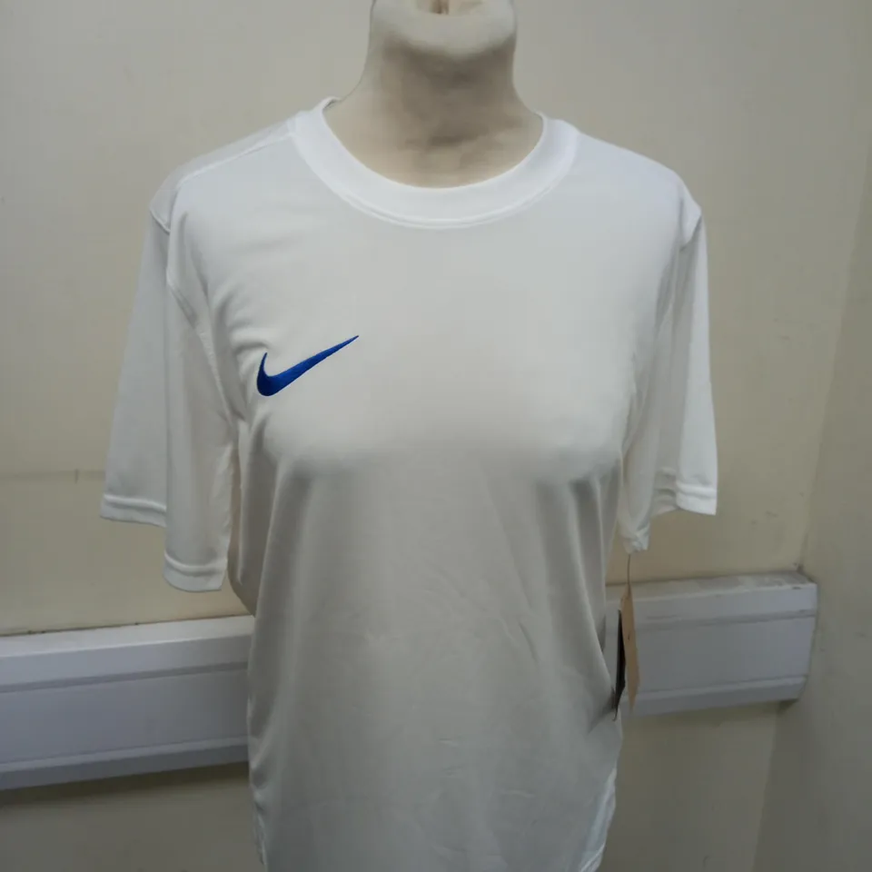 NIKE DRI-FIT CASUAL T-SHIRT SIZE M 
