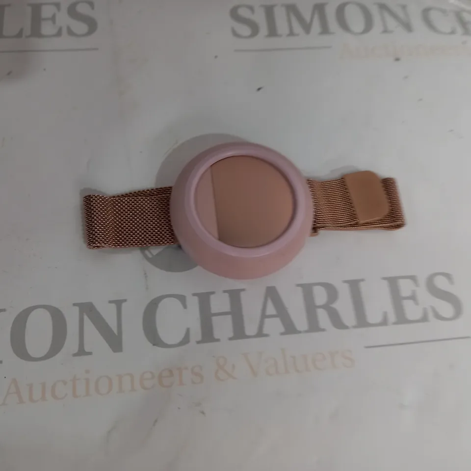 BOXED EMBR WAVE 2 HEATING AND COOLING WRISTBAND DEVICE & COMFORT CASE