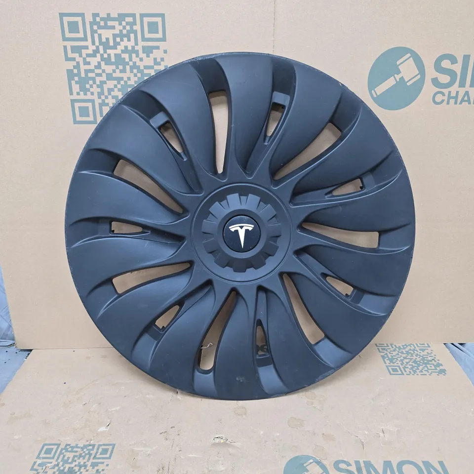 TESLA WHEEL HUBCAP – BLACK PLASTIC WHEEL COVER WITH LOGO BOXED