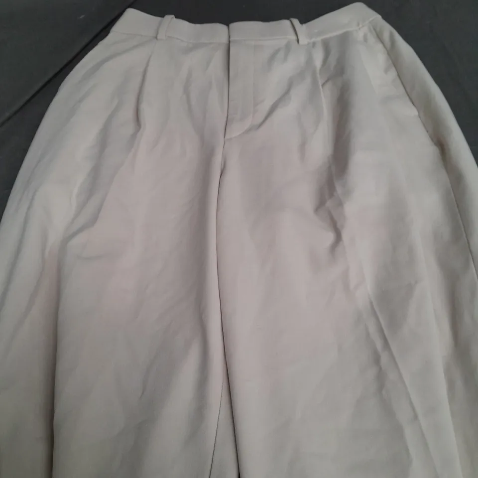 UNIQLO CREAM BAGGY SMART TROUSERS - SMALL