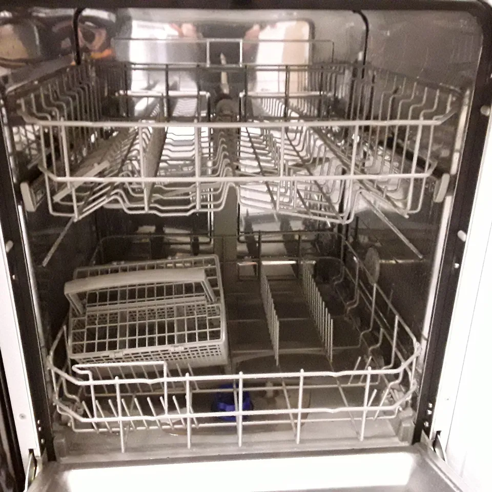 COMFEE' SLIMLINE FREESTANDING DISHWASHER FD1201P-W - WHITE COLLECTION ONLY 