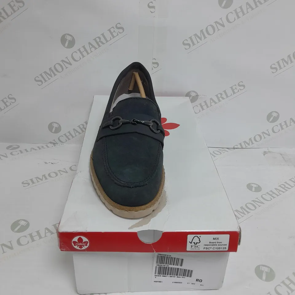 UNBOXED PAIR OF REIKER SNAFF WAFER NAVY SIZE 8 