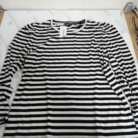 DOROTHY PERKINS STRIPE SHIRRED CUFF VOLUME SLEEVE TOP IN BLACK/WHITE - XL