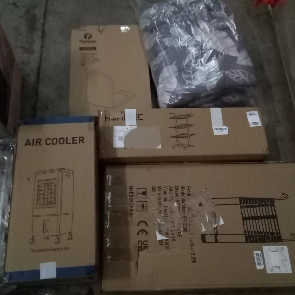 PALLET OF ASSORTED ITEMS INCLUDING TELESCOPIC LADDER, AIR COOLER, HOMIDEC DRYING RACK, PIPISHELL TOILET SEAT, SUN LOUNGER CUSHION