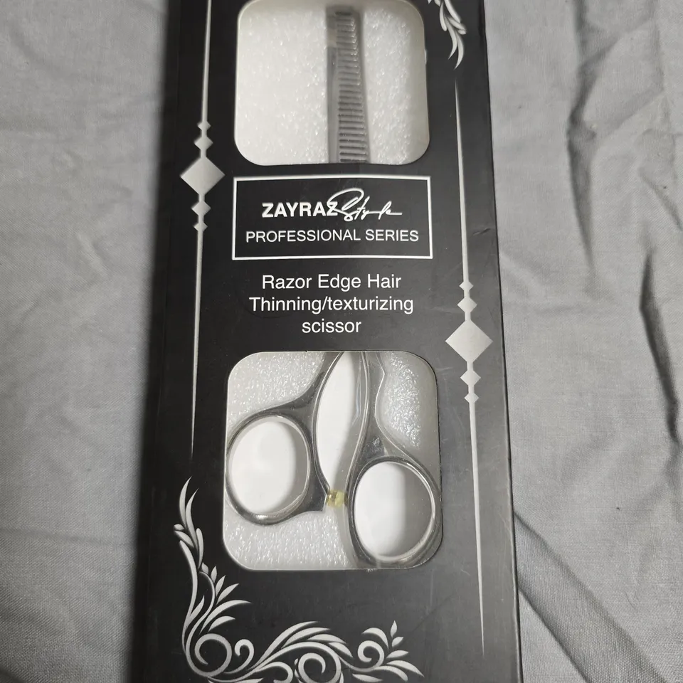 APPROXIMATELY 10 ZAYRAZ STYLE PROFESSIONAL SERIES RAZOR EDGE HAIR THINNING/TEXTURIZING SCISSORS 