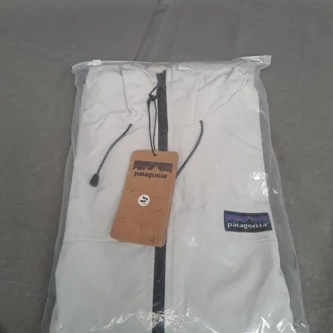 BAGGED PATAGONIA FULL ZIP JACKET SIZE M