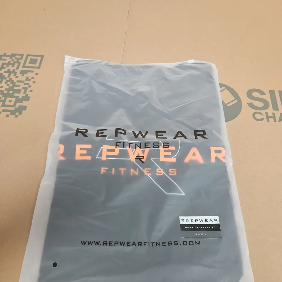 REPWEAR SIGNATURE V3 T SHIRT – SIZE L